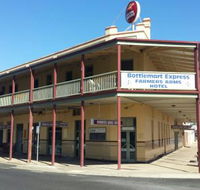 Farmers Arms Hotel - Restaurant Canberra