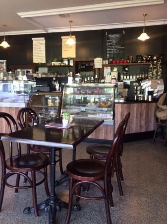 R  T's Bake and Brew Longwarry