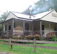 Wally Pub - Restaurant Canberra