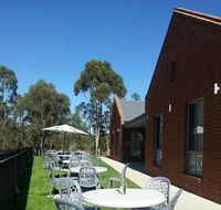 Farmers Arms Hotel - Restaurant Canberra