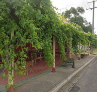 Landsborough Hotel - Restaurant Canberra