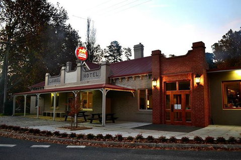 Mitta Pub - Restaurant Canberra 0