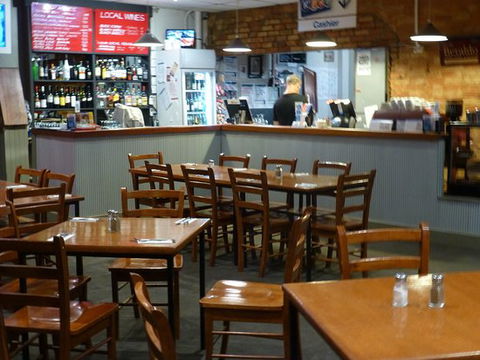 State Empire Hotel - Restaurant Canberra 0