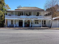 Mt Kembla Village Hotel