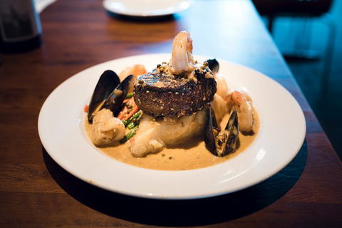 Michael's Family Restaurant - Restaurant Canberra 0