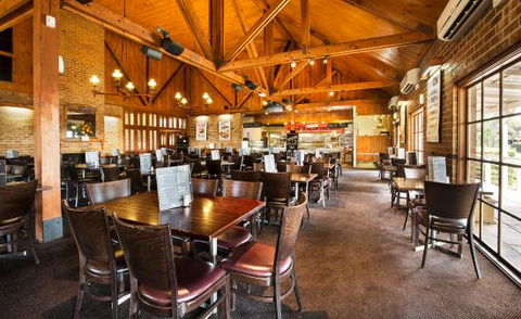 Macquarie Inn - Restaurant Canberra 0