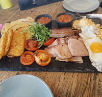 Warnies Cafe - Restaurant Canberra
