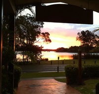 Riverside Tavern - Restaurant Canberra