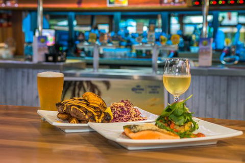 Seaview Tavern - Restaurant Canberra 0