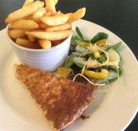 Betty's On Broadway - Restaurant Canberra