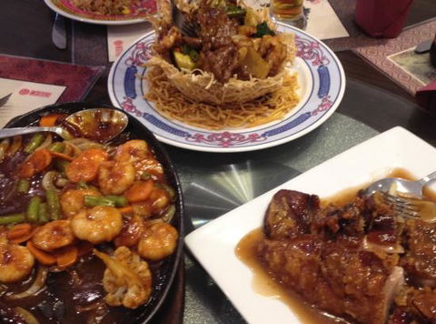 Hong Loch Chinese Restaurant - Restaurant Canberra 0