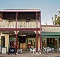 Molong Bakery cafe - Restaurant Canberra
