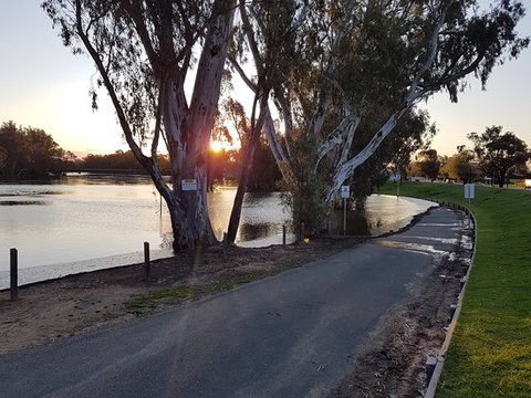 The Foreshore Tocumwal - Restaurant Canberra 0