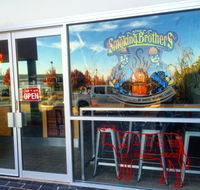 Elwoods Eatery - Restaurant Canberra