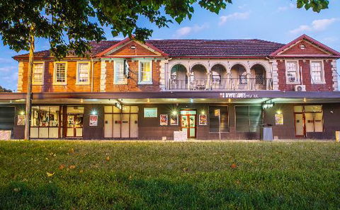 Swansea Hotel - Restaurant Canberra 0