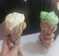 Annie's Old Fashioned Ice Cream Parlour - Restaurant Canberra