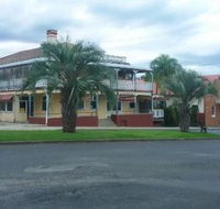 Coach House Inn - Restaurant Canberra