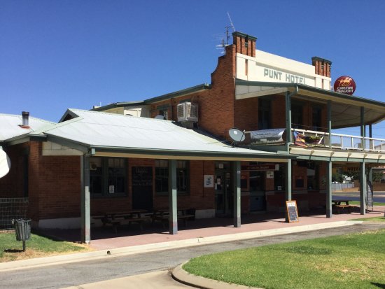 Punt Hotel Darlington Point