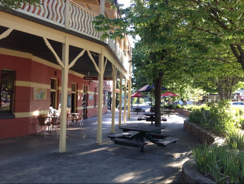 Alpine Hotel Bright - Restaurant Canberra 0