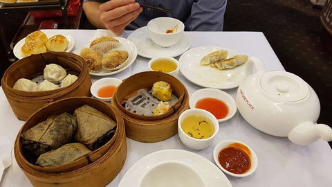 Fortune Place Chinese Restaurant - Restaurant Canberra 0