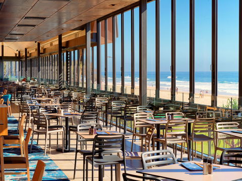 Kurrawa Surf Club - Restaurant Canberra 2