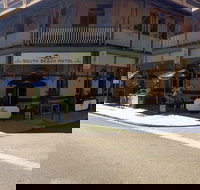 South Beach Hotel - Restaurant Canberra