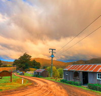 Hartzview Vineyard Heritage Pickers Hut Village - Restaurant Canberra