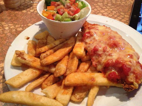 Queen's Steakhouse - Restaurant Canberra 0