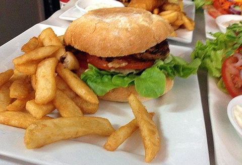 Bissys Cafe & Catering - Restaurant Canberra 9