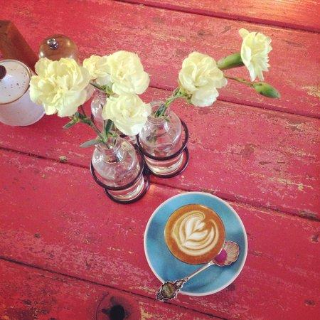 Favourite Chair Cafe - Restaurant Canberra 0