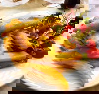 Restaurant and Bar at Noosa Heads Surf Club - Restaurant Canberra