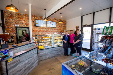 South West Cafe Grenfell - Restaurant Canberra 0