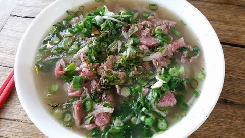 Phuong's Vietnamese Take Away - Restaurant Canberra 0