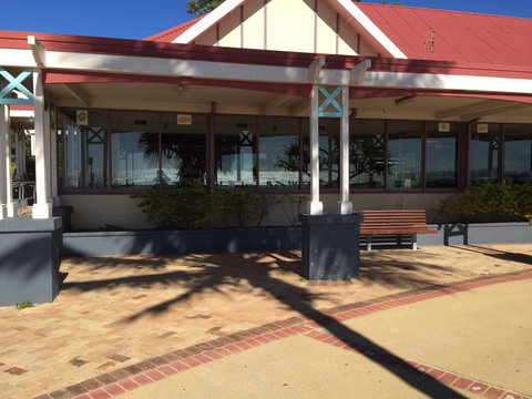 Pizza Hut - Coolangatta - Restaurant Canberra 0