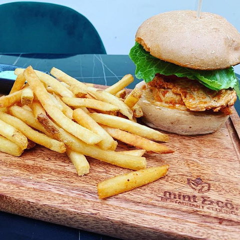 Customs House Inn - Restaurant Canberra 0