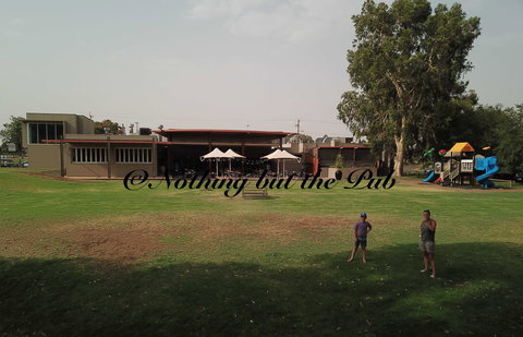 Gol Gol Hotel - Restaurant Canberra 1