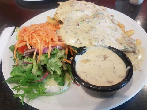 La Famiglia - Restaurant Canberra 0