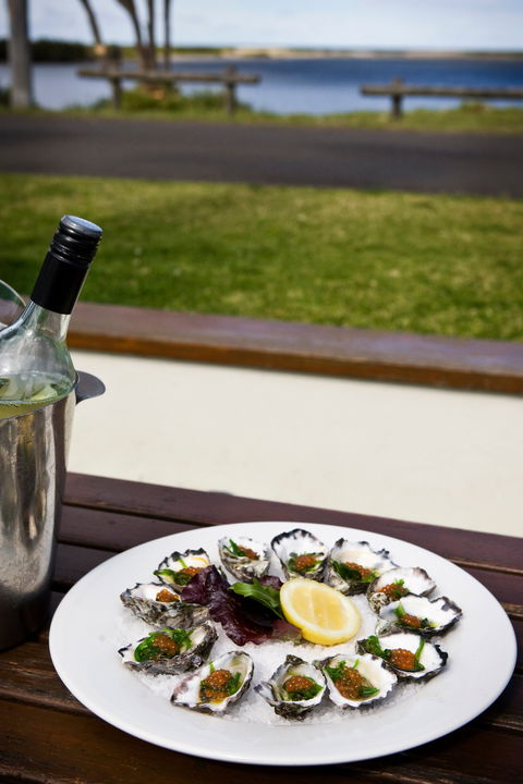 Hedy's Riverside Bistro - Restaurant Canberra 1