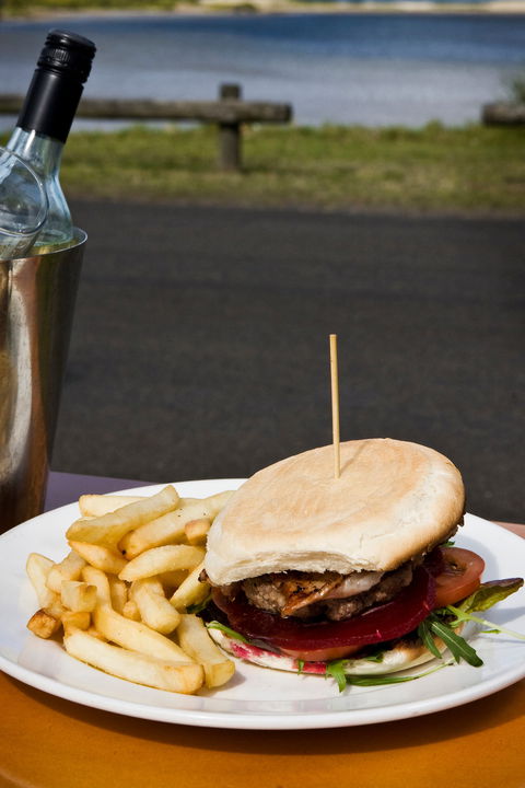 Hedy's Riverside Bistro - Restaurant Canberra 2