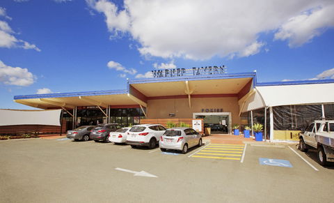 Warner Tavern - Restaurant Canberra 0