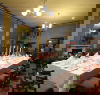 The American Creswick - Restaurant Canberra