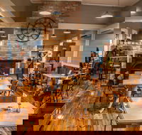 Tracks on Point Cafe - Restaurant Canberra