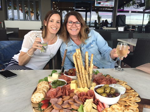 Mulwala Water Ski Club Dining - Restaurant Canberra 1