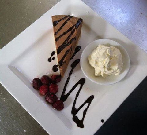 Ronnie'z Cafe And Take Away - Restaurant Canberra 4