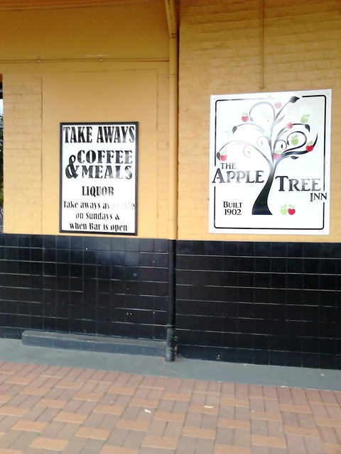 The Apple Tree Inn - Restaurant Canberra 4
