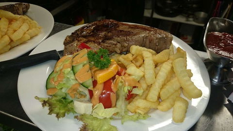 Australind Tavern - Restaurant Canberra 0