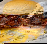 Sneaky Burger - Restaurant Canberra