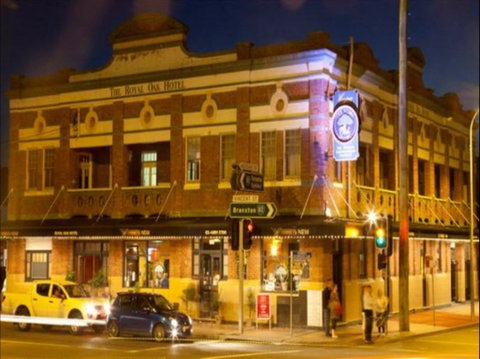 Royal Oak Hotel - Restaurant Canberra 0