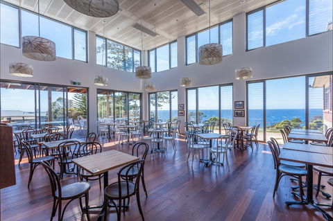 Tathra Hotel - Restaurant Canberra 2