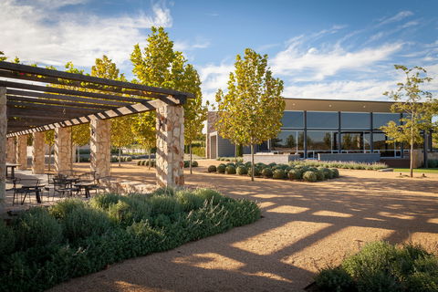 Barossa Valley Estate Cellar Door & Gardens - Restaurant Canberra 2